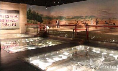 青花开光镂雕红蓝釉花卉大罐海上丝绸之路（青花加釉六开光龙纹花卉执壶）