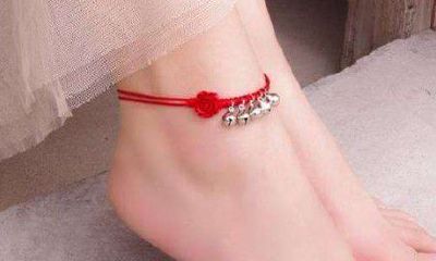 本命年女生红绳戴哪只脚（本命年戴红绳戴哪只手女）