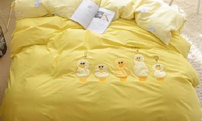 属鸡男适合什么颜色的床（69年属鸡最忌的颜色）