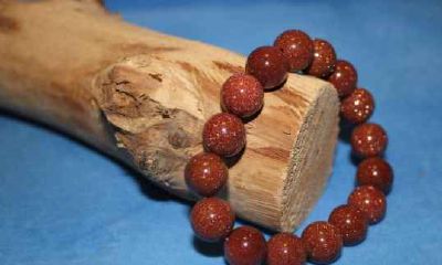 属鸡用什么水晶（属鸡用蓝色好不好）