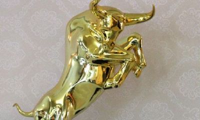 73年属牛穿什么颜色鞋比较旺（73年属牛今年用穿红吗）