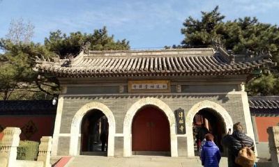 潭柘寺求姻缘是什么殿（广济寺求姻缘拜哪个殿）