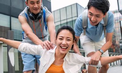 双鱼座的男生和什么星座的女生配（狮子座女生性格特点）