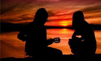 属鼠男和属鸡女相配吗婚姻（鸡女和属男的属相合不合）