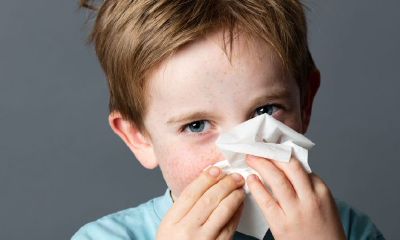 眼球只露一半的人面相（上眼皮挡住眼睛的人面相）