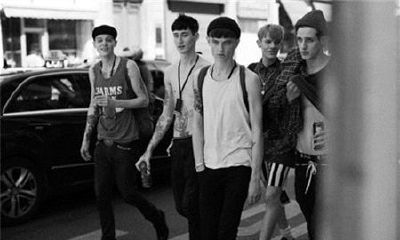 年轻的摩羯座男生（狮子座和摩羯座）