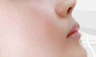 下嘴唇有沟的面相分析（男人下巴有道沟面相图解）