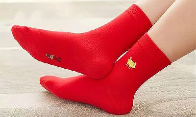 为什么本命年袜子要踩小人（本命年为啥要踩小人）