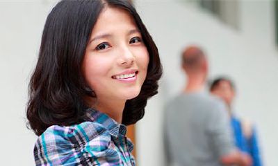 属鸡男人喜欢的女人（属鸡女人的性格优缺点）