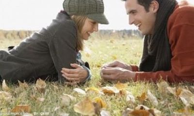 合盘看对方喜不喜欢自己（怎么看两个人的星盘合不合适）