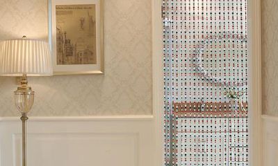 入户花园门装珠帘风水（门对门的风水化解）