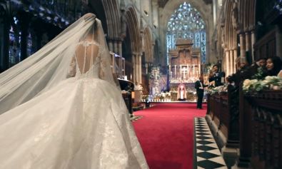 参加别人婚礼会转运吗（行大运时穿什么颜色的衣服好）