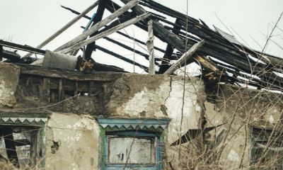 梦到下大雨房子塌了埋自己（梦到下大雨把房子冲塌了）