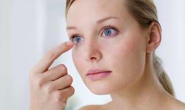 周公解梦右眼跳女人是什么预兆（女人的左眼皮跳的预兆）