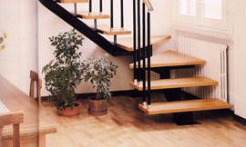 楼梯25步风水好不好（大门对楼梯的风水）