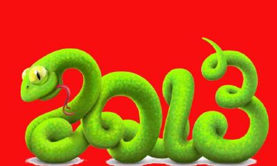 女子梦到蛇在家里是什么预兆（女人梦到青蛇进入家里）