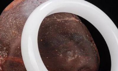 旺夫手镯是什么颜色（旺夫玉手镯是什么材质）