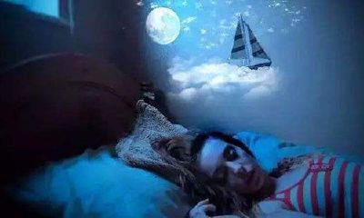 梦见开飞机周公解梦解一下（梦见坐飞机周公解梦）