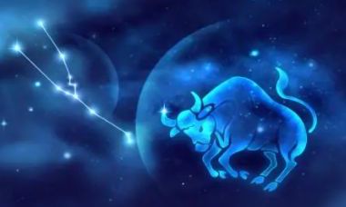 金牛座男喜欢一个女生天天和她聊天吗（金牛座女生典型长相）