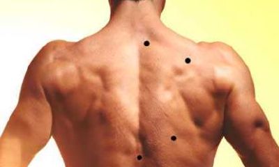 男人撅撅嘴面相（男生嘴角上扬面相）