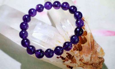 本命年戴紫晶手链（本命年脚链戴什么讲究）