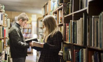 摩羯座男暗恋一个人时候的表现（摩羯男看到你眼神就避开）