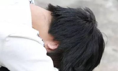 给孩子起名字不能和长辈重音（小孩起名与长辈有一个字重的）