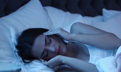 女人梦到自己牙齿掉了三颗（女人梦见牙齿掉了两个）