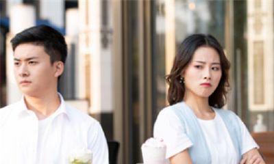 双子女主动道歉（双子座女分手后想复合的表现）