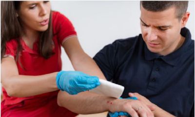 梦见很多蛇还被蛇咬了是什么征兆（女人梦见满地都是蛇还被蛇咬）