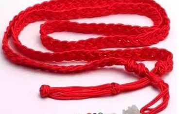 本命年红色上衣女（男的本命年要穿红色吗）