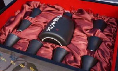 八字贵人多的女人（八字中贵人越多越好吗）