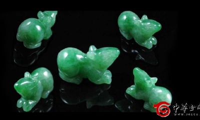 属鼠戴什么颜色的玉镯（属鼠戴什么颜色的水晶）