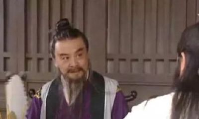 牌师算卦老者（网上有算卦准的师傅吗）