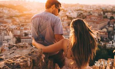 天生拥有夫妻相的含义及其对爱情的影响：是否真的有夫妻相会让两个人一见钟情？