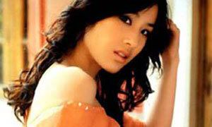 水瓶座女性的迷人卷发：探寻星座与发型之间的魔力