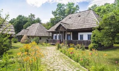 关于左眼下颚痣的研究：其位置与类型对身体健康的可能影响及左眼周围痣的解析