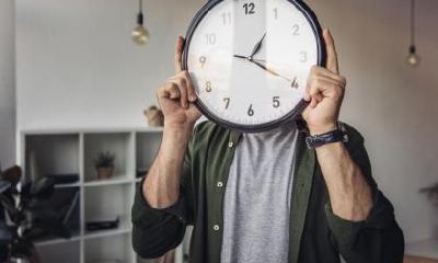 右手小拇指上有痣的男性的未来会受到什么样的命运影响？