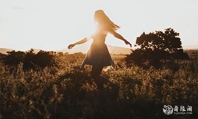 因天命非掌控的自带底气，如何看八字命理来解读这类人的神秘洞见？