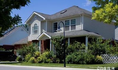 如何避免冲大街房子现象并化解其影响？